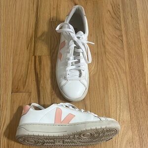 Veja Urca Sneakers White/Pink Sz 8